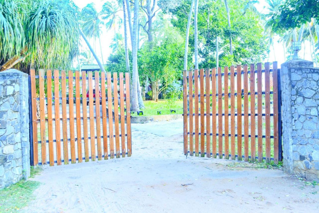 Helios Beach Resort Tangalle Kültér fotó