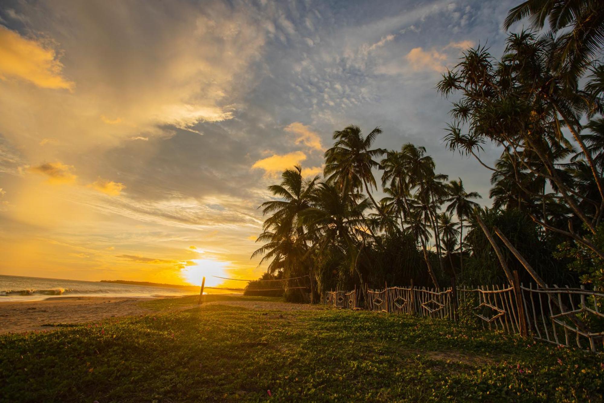 Helios Beach Resort Tangalle Kültér fotó